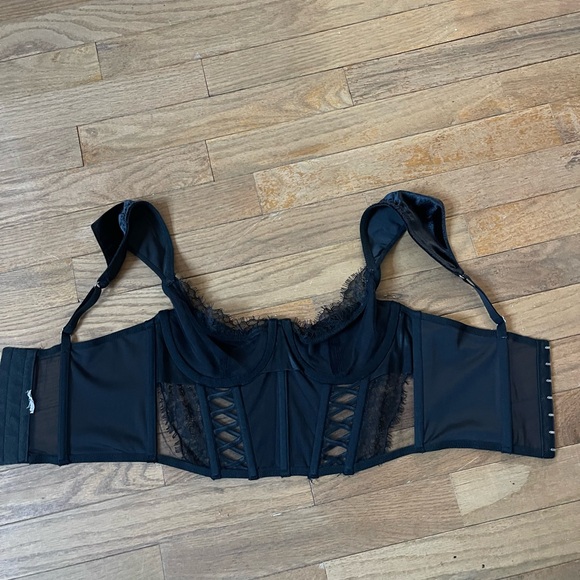 Black Velvet Lace-Up Corset Top - Picture 3 of 3